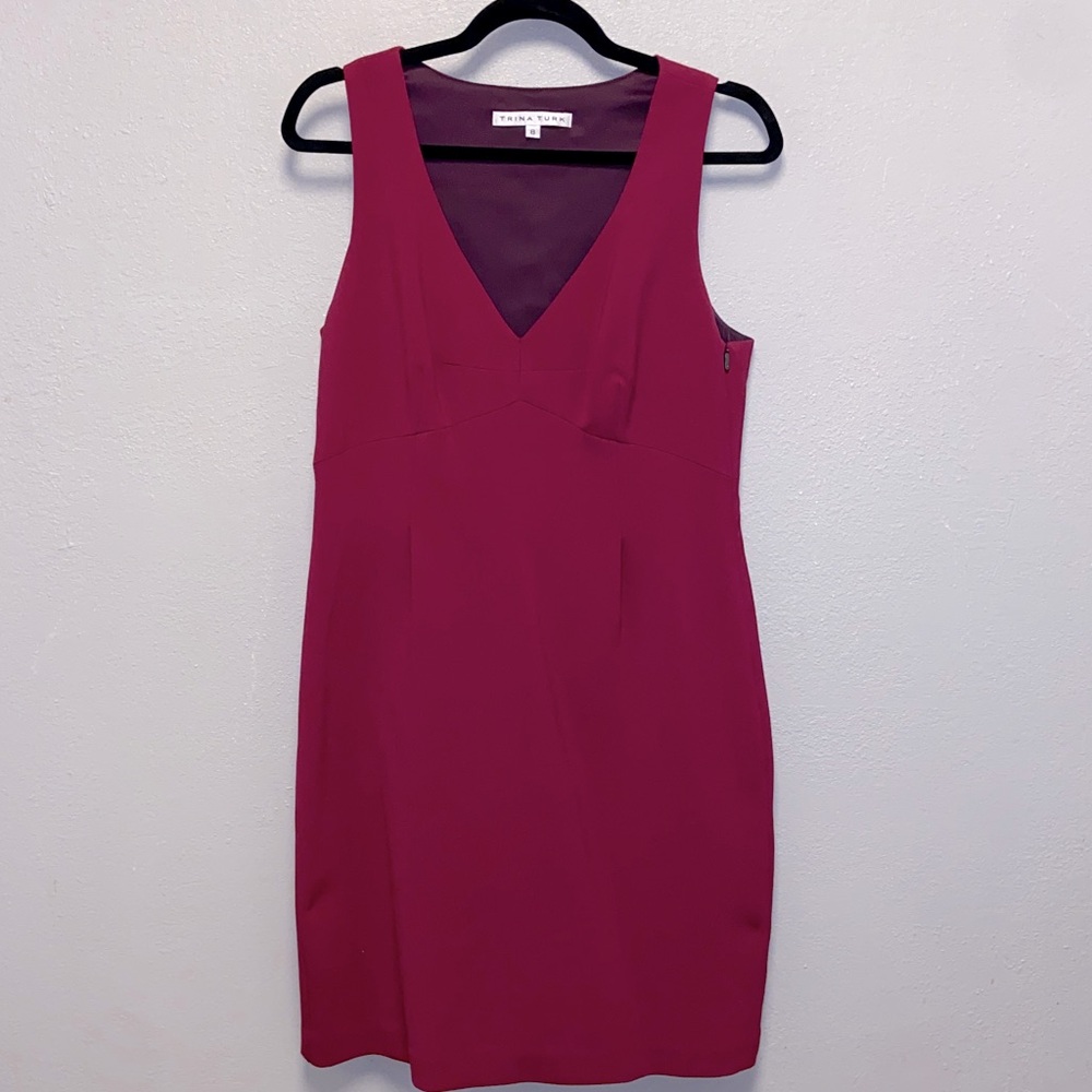 Trina Turk Suzy Loganberry Sleeveless Lined V-neck Dress 3602 - Picture 2 of 7